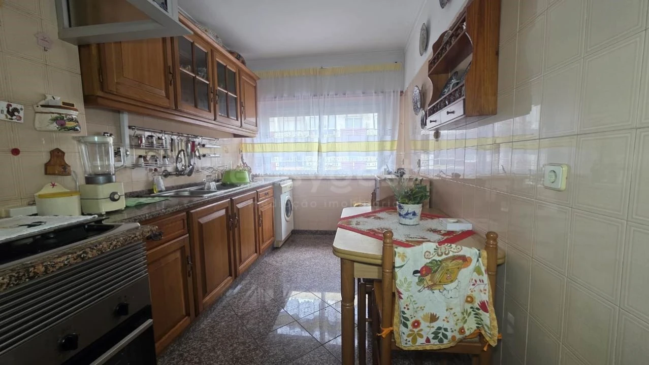 Apartamento T2 para Venda em Venteira Foto 20