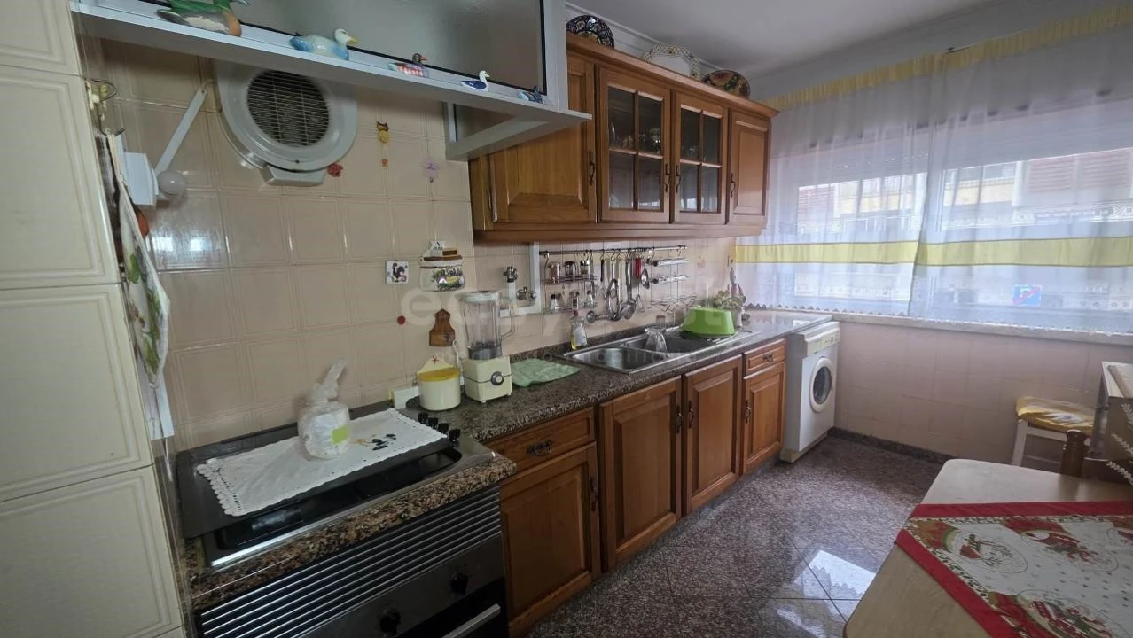 Apartamento T2 para Venda em Venteira Foto 21