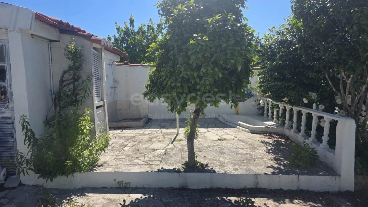 Moradia T3 para Venda em Aguas Belas Foto 3