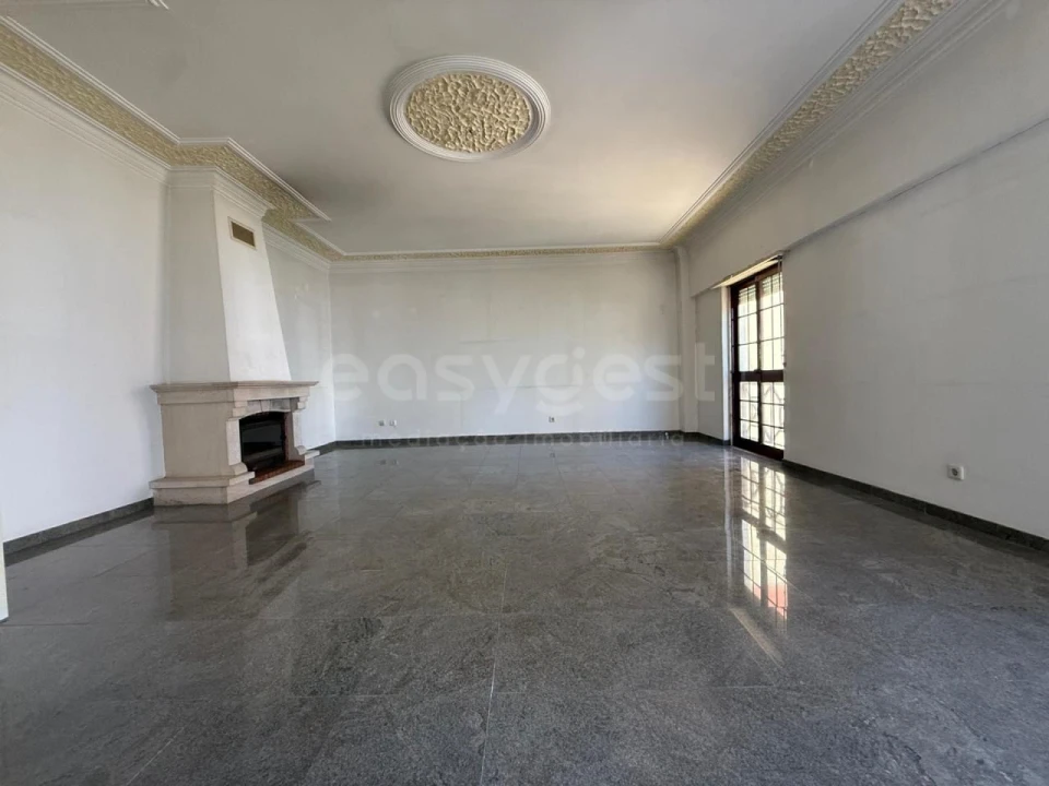 Apartamento T3 para Venda em Odivelas Foto 1