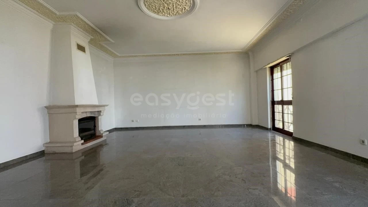 Apartamento T3 para Venda em Odivelas Foto 3