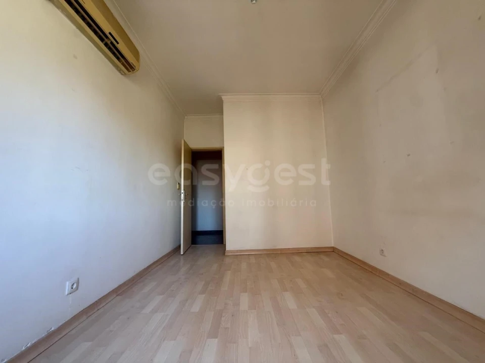 Apartamento T3 para Venda em Odivelas Foto 5