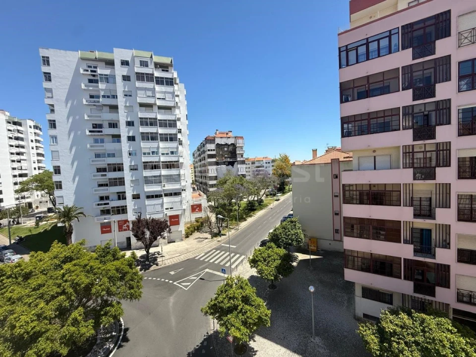 Apartamento T3 para Venda em Odivelas Foto 8