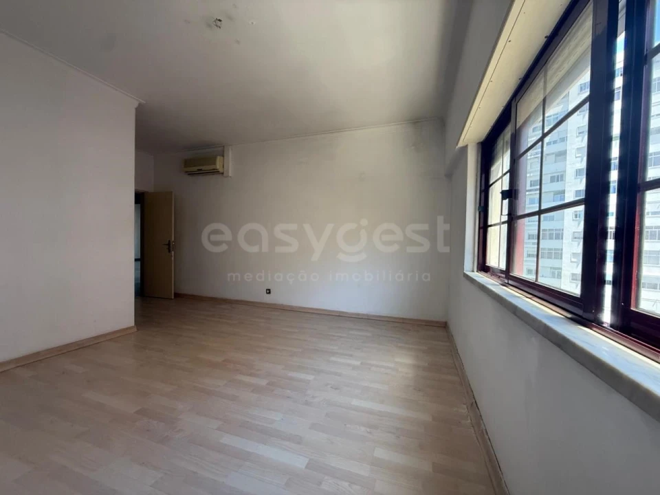 Apartamento T3 para Venda em Odivelas Foto 19