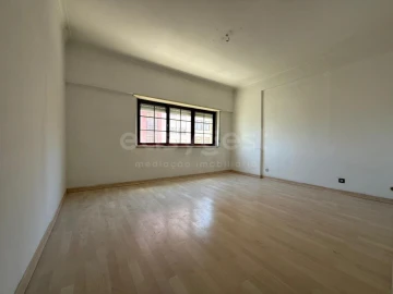 Apartamento T3 para Venda em Odivelas