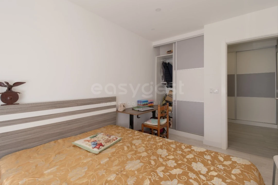 Apartamento T2 para Venda em Quinta do Conde Foto 10