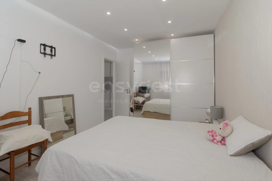 Apartamento T2 para Venda em Quinta do Conde Foto 12
