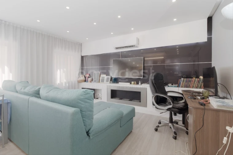 Apartamento T2 para Venda em Quinta do Conde Foto 3