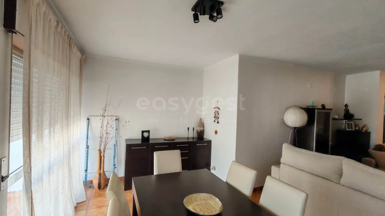 Apartamento T3 para Venda em São João Baptista e Santa Maria dos Olivais Foto 4