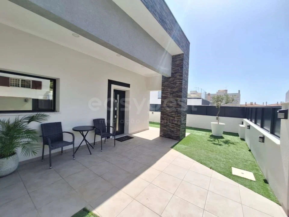 Moradia T3 para Venda em Portimão Foto 38