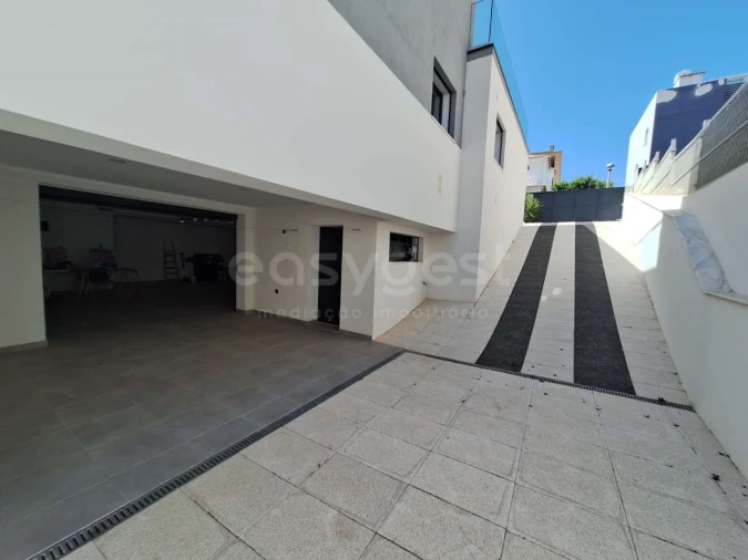 Moradia T3 para Venda em Portimão Foto 40