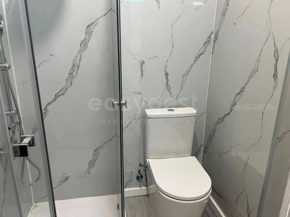 Apartamento T1 para Venda em Venteira Foto 4