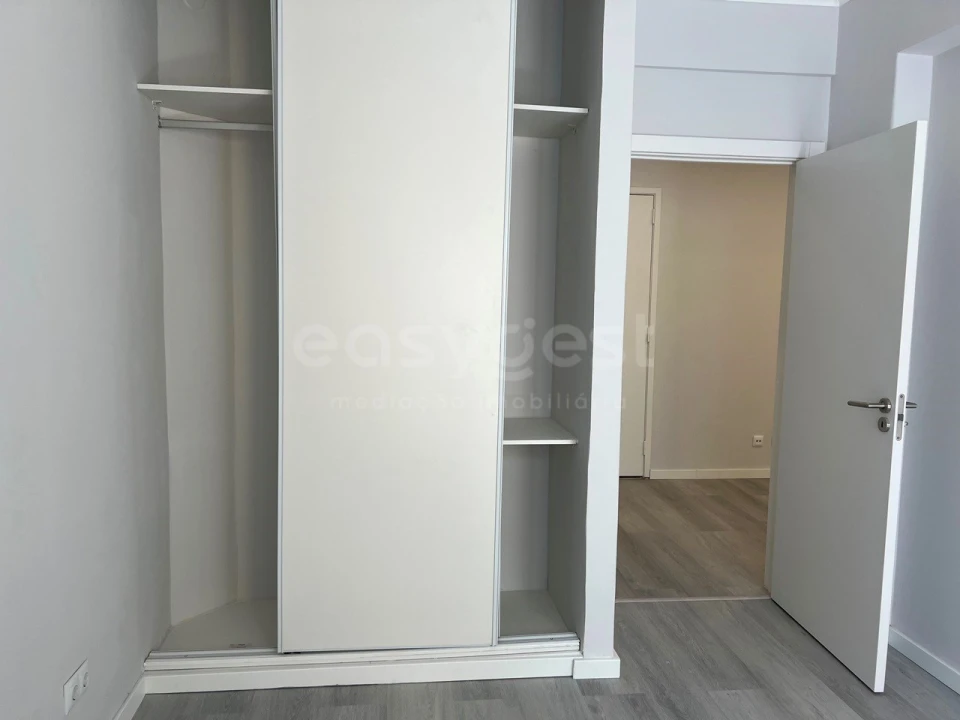Apartamento T1 para Venda em Venteira Foto 10