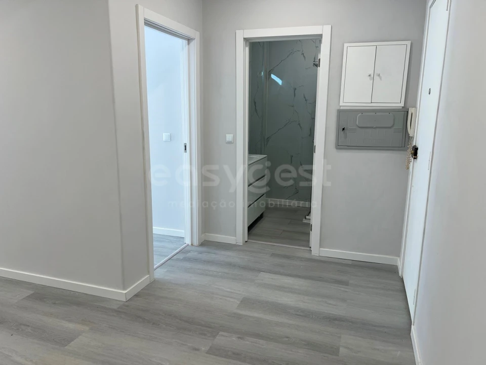 Apartamento T1 para Venda em Venteira Foto 18