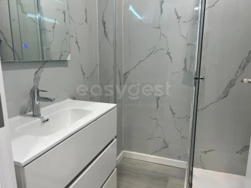 Apartamento T1 para Venda em Venteira