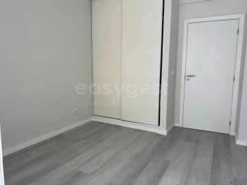 Apartamento T1 para Venda em Venteira