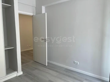 Apartamento T1 para Venda em Venteira