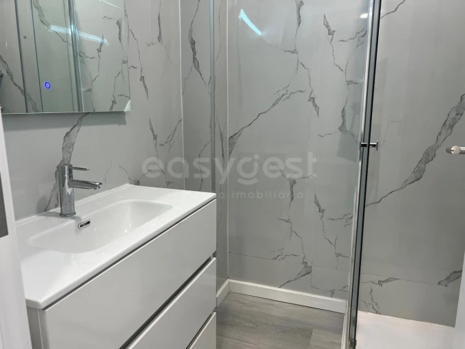 Apartamento T1 para Venda em Venteira Foto 5