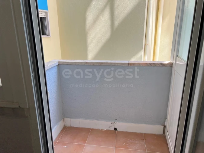 Apartamento T1 para Venda em Venteira Foto 15