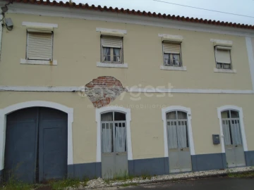 Moradia T4 para Venda em Pataias e Martingança