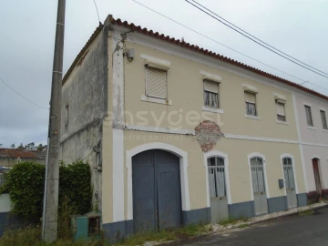 Moradia T4 para Venda em Pataias e Martingança