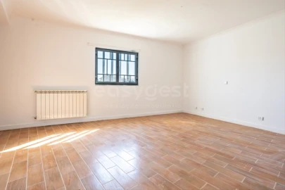 Moradia T5 para Venda em Espite