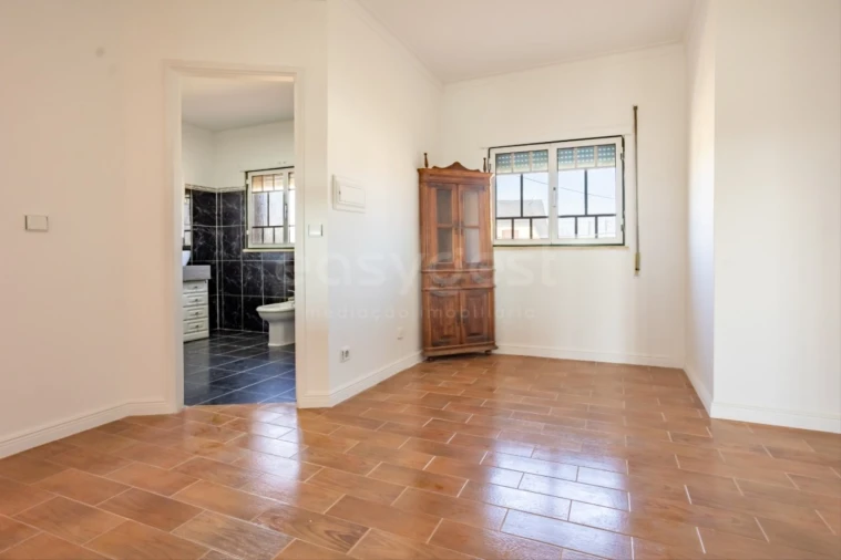 Moradia T5 para Venda em Espite Foto 25