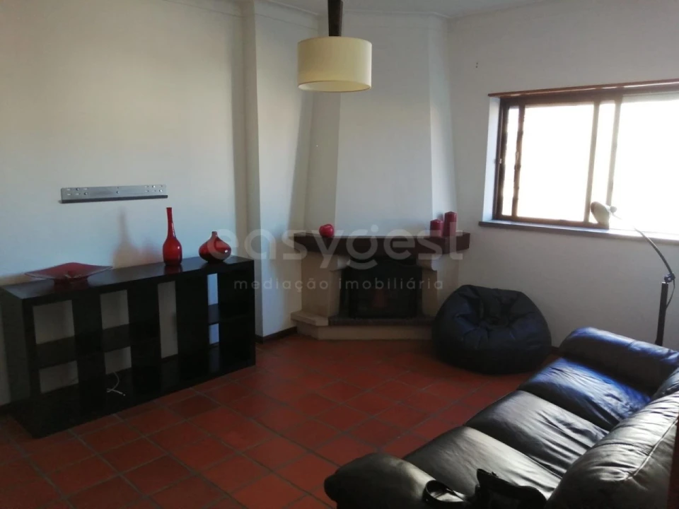 Apartamento T1 para Venda em Santo Antonio dos Olivais Foto 1
