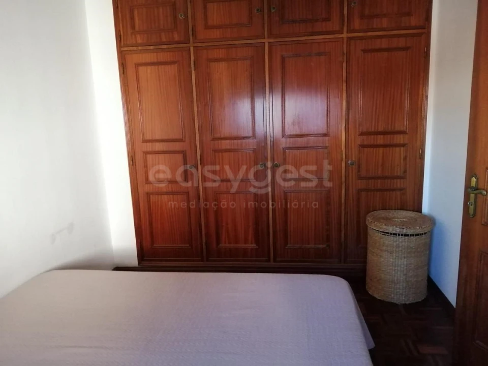 Apartamento T1 para Venda em Santo Antonio dos Olivais Foto 2