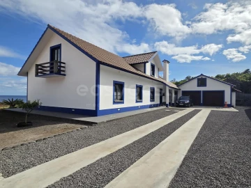 Moradia T4 para Venda em Ribeiras