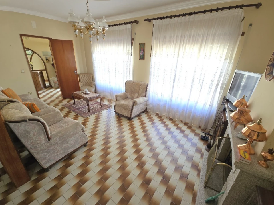 Moradia T4 para Venda em Espariz e Sinde Foto 2