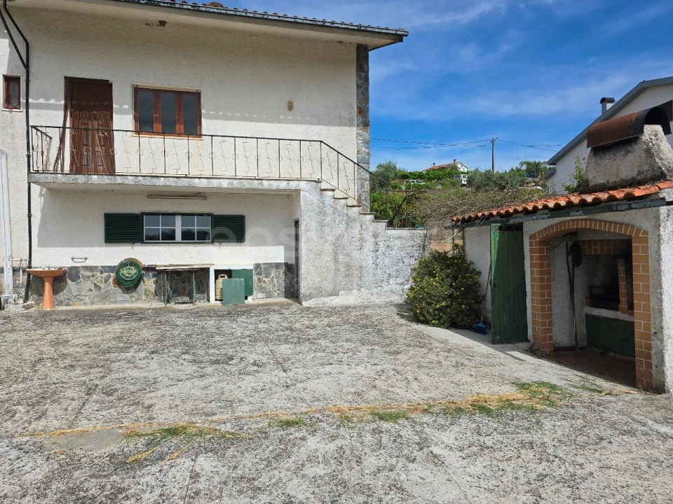 Moradia T4 para Venda em Espariz e Sinde Foto 17