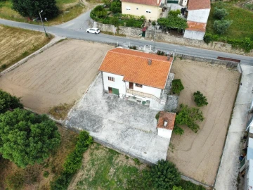 Moradia T4 para Venda em Espariz e Sinde