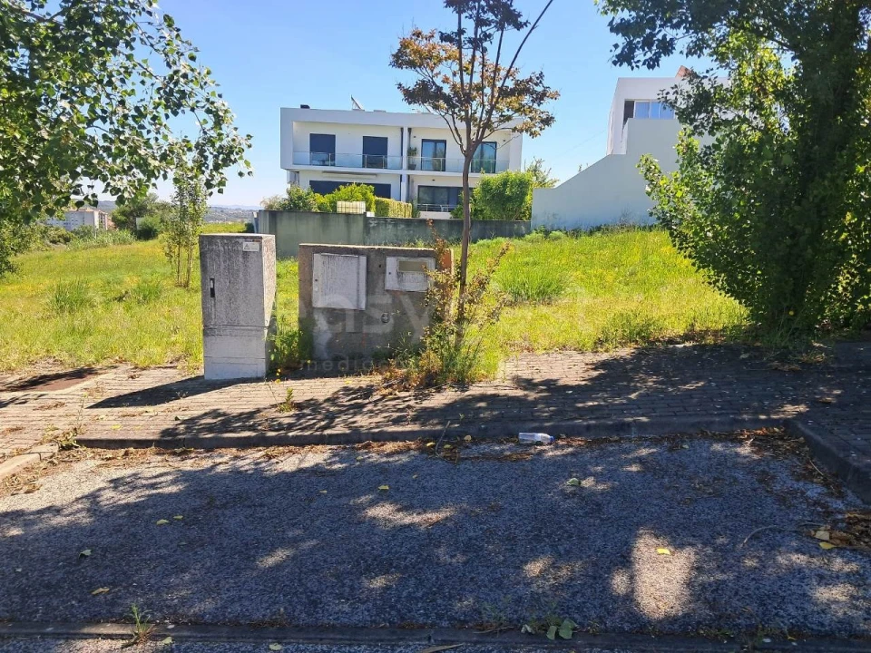 Terreno para Venda em Torres Novas (Santa Maria, Salvador e Santiago) Foto 1