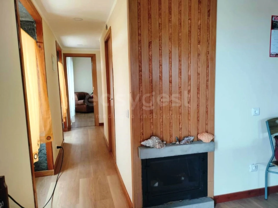 Moradia T2 para Venda em Vila Nova Foto 3