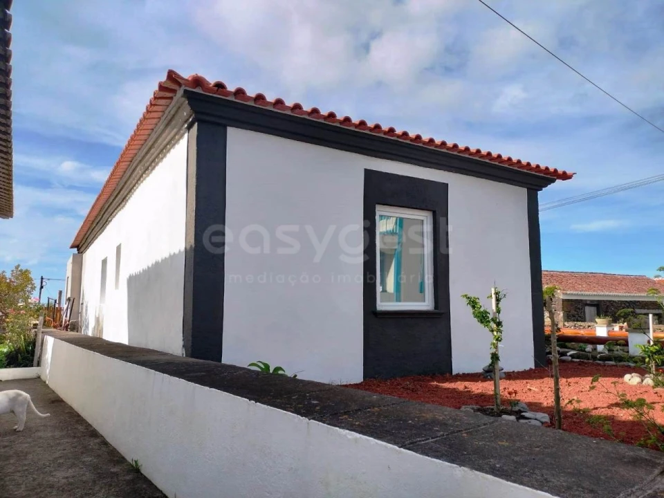 Moradia T2 para Venda em Vila Nova Foto 18