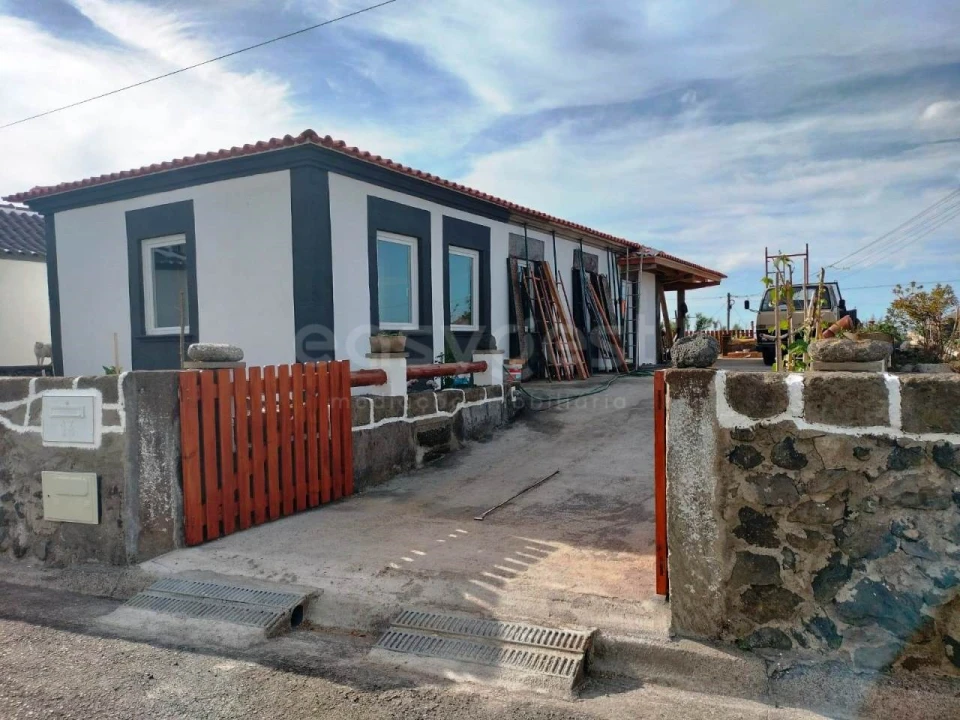 Moradia T2 para Venda em Vila Nova Foto 22