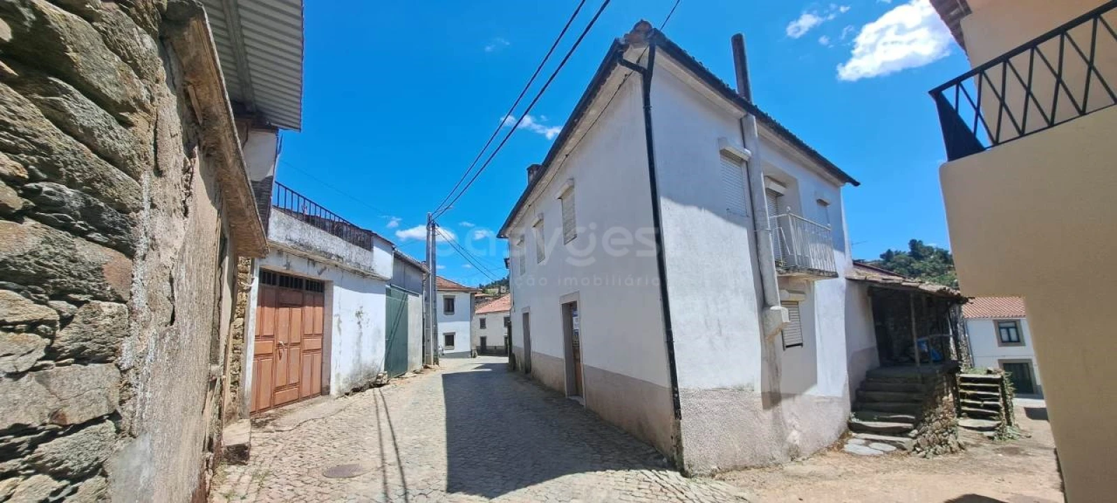 Moradia T4 para Venda em Brunhoso Foto 1