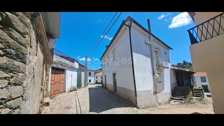 Moradia T4 para Venda em Brunhoso