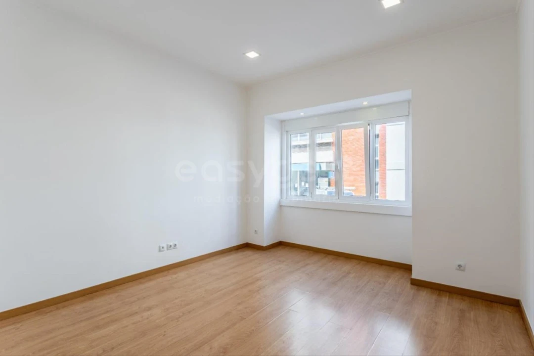 Apartamento T2 para Venda em Arroios Foto 9