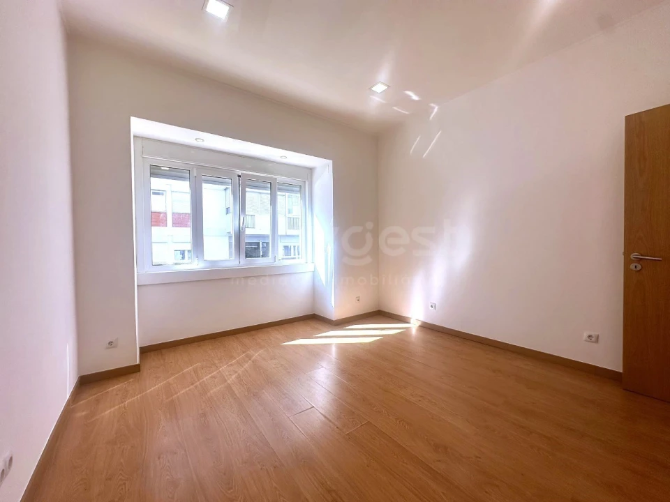 Apartamento T2 para Venda em Arroios Foto 8