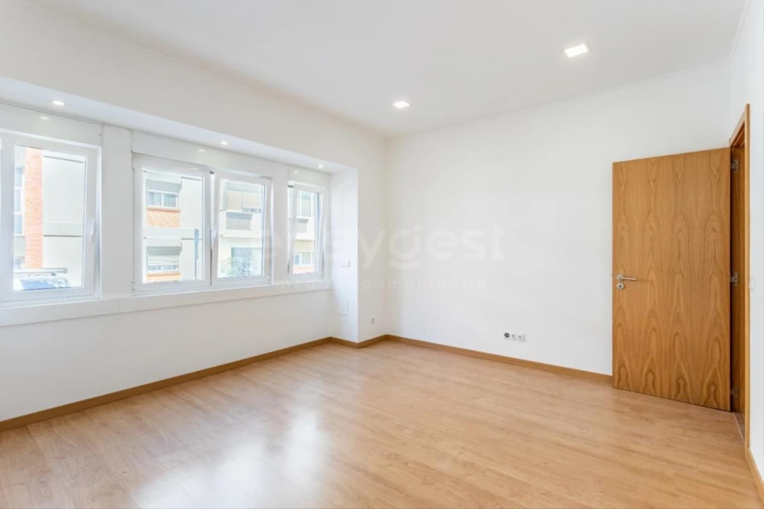 Apartamento T2 para Venda em Arroios Foto 3