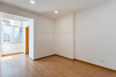 Apartamento T2 para Venda em Arroios