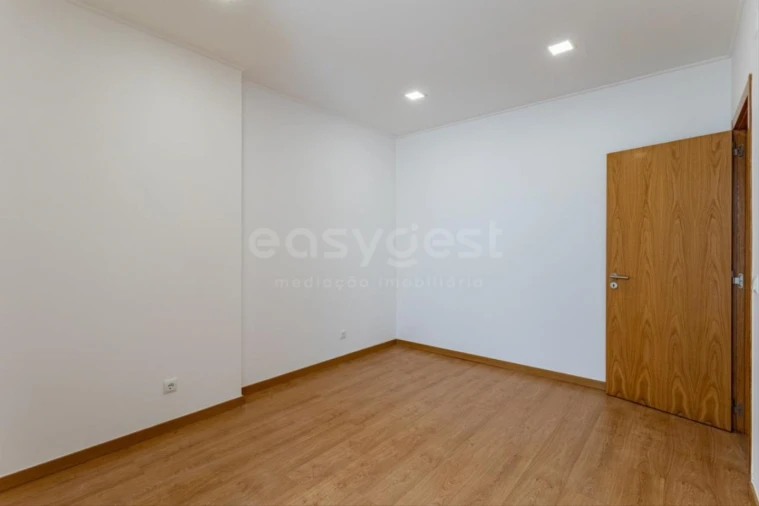 Apartamento T2 para Venda em Arroios Foto 6