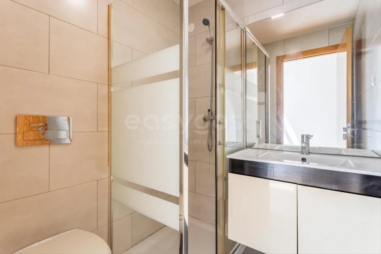 Apartamento T2 para Venda em Arroios Foto 8