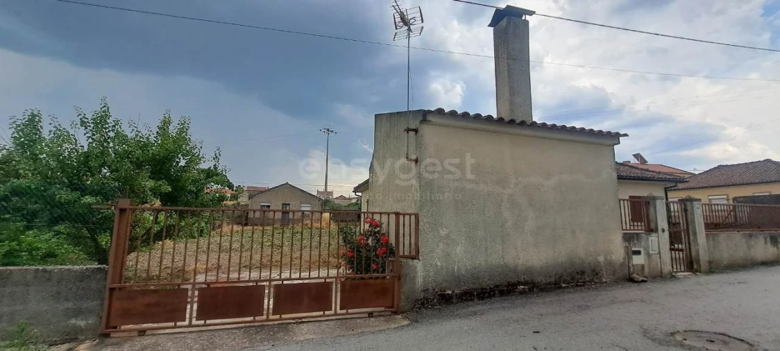 Moradia T4 para Venda em Bemposta Foto 3