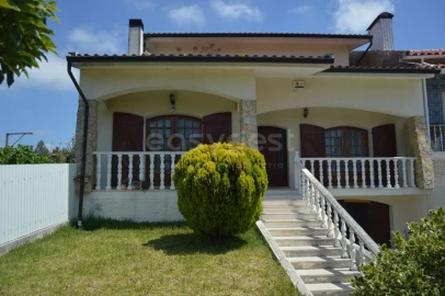 Moradia T3 para Venda em Requeixo, Nossa Senhora de Fátima e Nariz