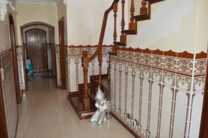 Moradia T3 para Venda em Requeixo, Nossa Senhora de Fátima e Nariz
