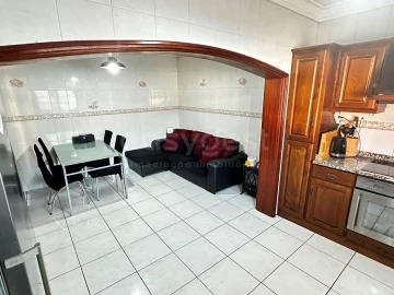 Moradia T3 para Venda em Requeixo, Nossa Senhora de Fátima e Nariz