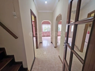 Moradia T5 para Venda em Ponta Delgada (São Sebastião)